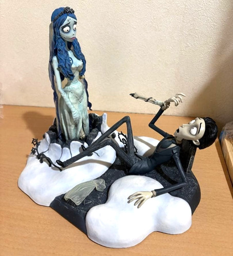 Statua diorama usata corpse - statua,